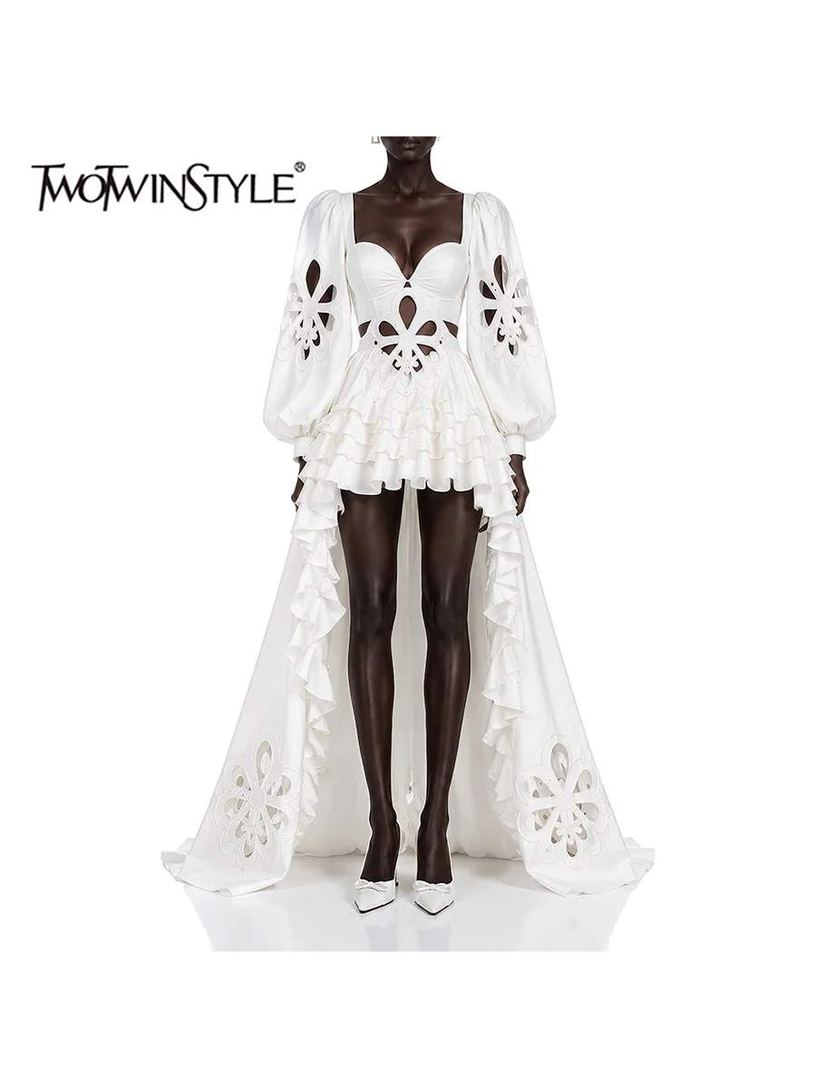 TWOTWINSTYLE Einfarbiges Kleid mit Rüschen und Falten für Damen Quadratischer Ausschnitt Langarm Patchwork Ausgeschnittenes Kleid Neu