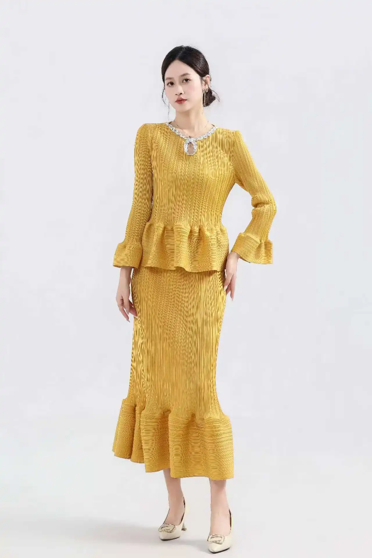 2025 Winter New Daughter Expensive Feeling Wear High-end Exquisite Celebrity Temperament Small Fragrant Style Dress