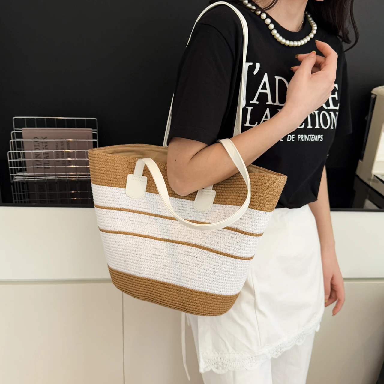 

Elegant Leather Crossbody Bag For Women Chic Minimalist Tote Vintage Parisian Designer Luxury Style