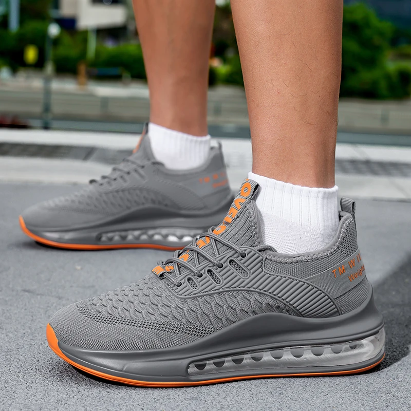 أحذية رياضية رجالية جديدة كاجوال للفصول الأربعة متعددة الاستخدامات للاستخدام في الهواء الطلق ونعل سميك وخفيف الوزن ومقاوم للاهتراء