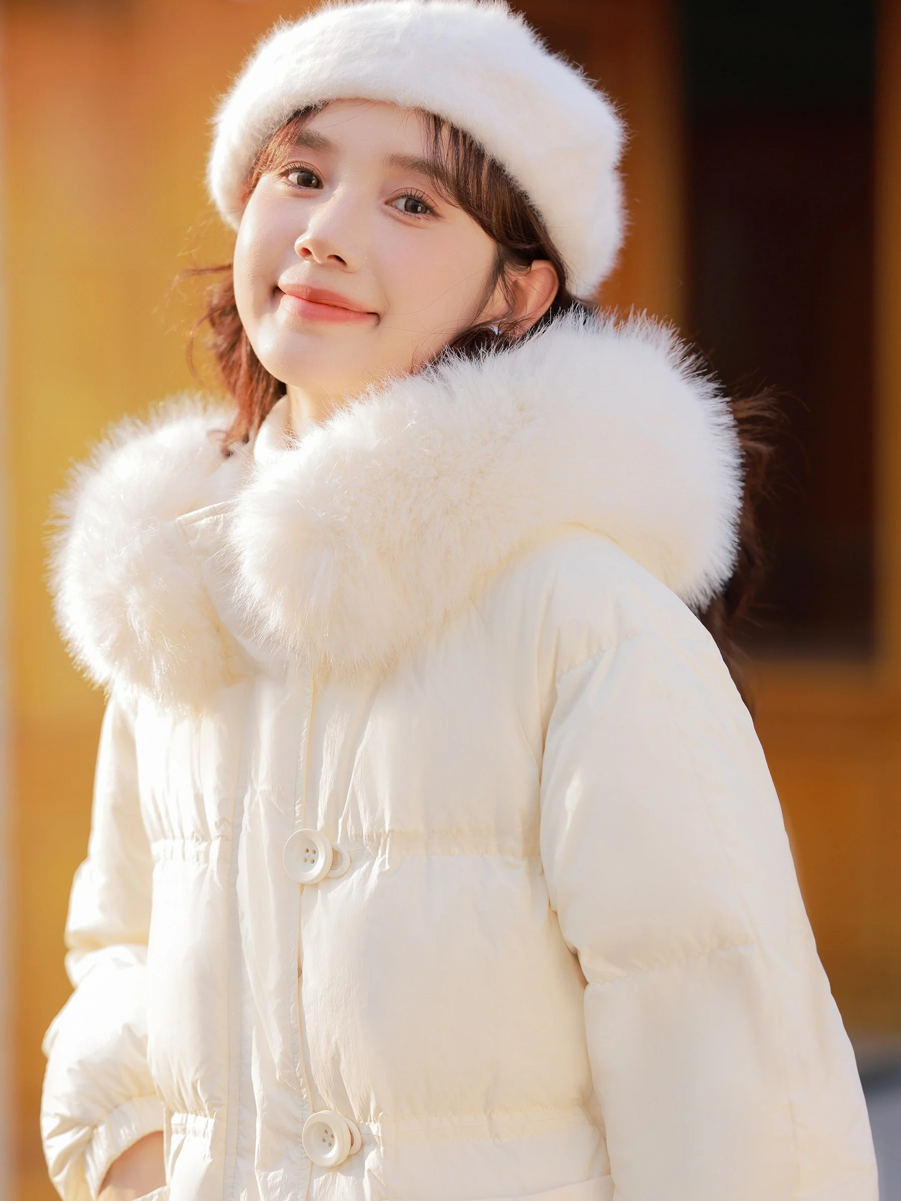 

Зимнее женское пальто Lingjiu 2025: новая модель, 90% пух, меховой воротник, средняя длина, прямой крой, полиэстер