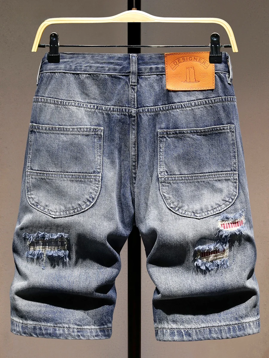 

Мужские джинсовые шорты-бриджи летние новые, модные, в городском стиле, с заплатками, облегающие, из смесового хлопка