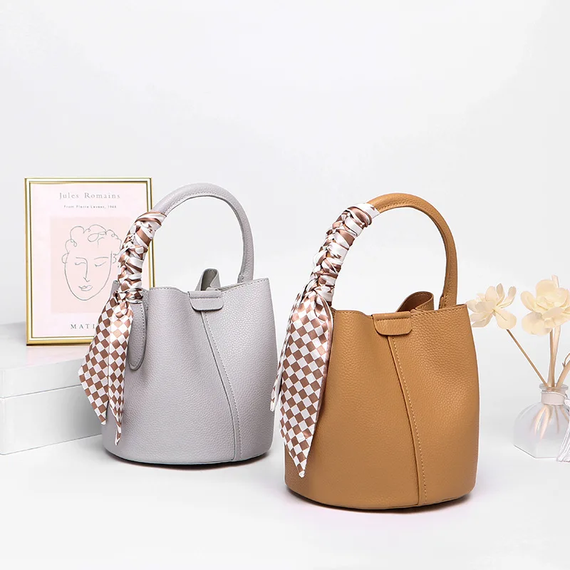 

Modern Shoulder Bag for Contemporary Women Minimalist Crossbody Design for Sophisticated Urban Appearance