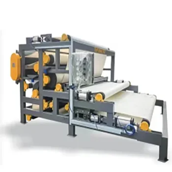 Automatic continuous working vacuum belt filter press is used for sludge dewatering solid-liquid separation