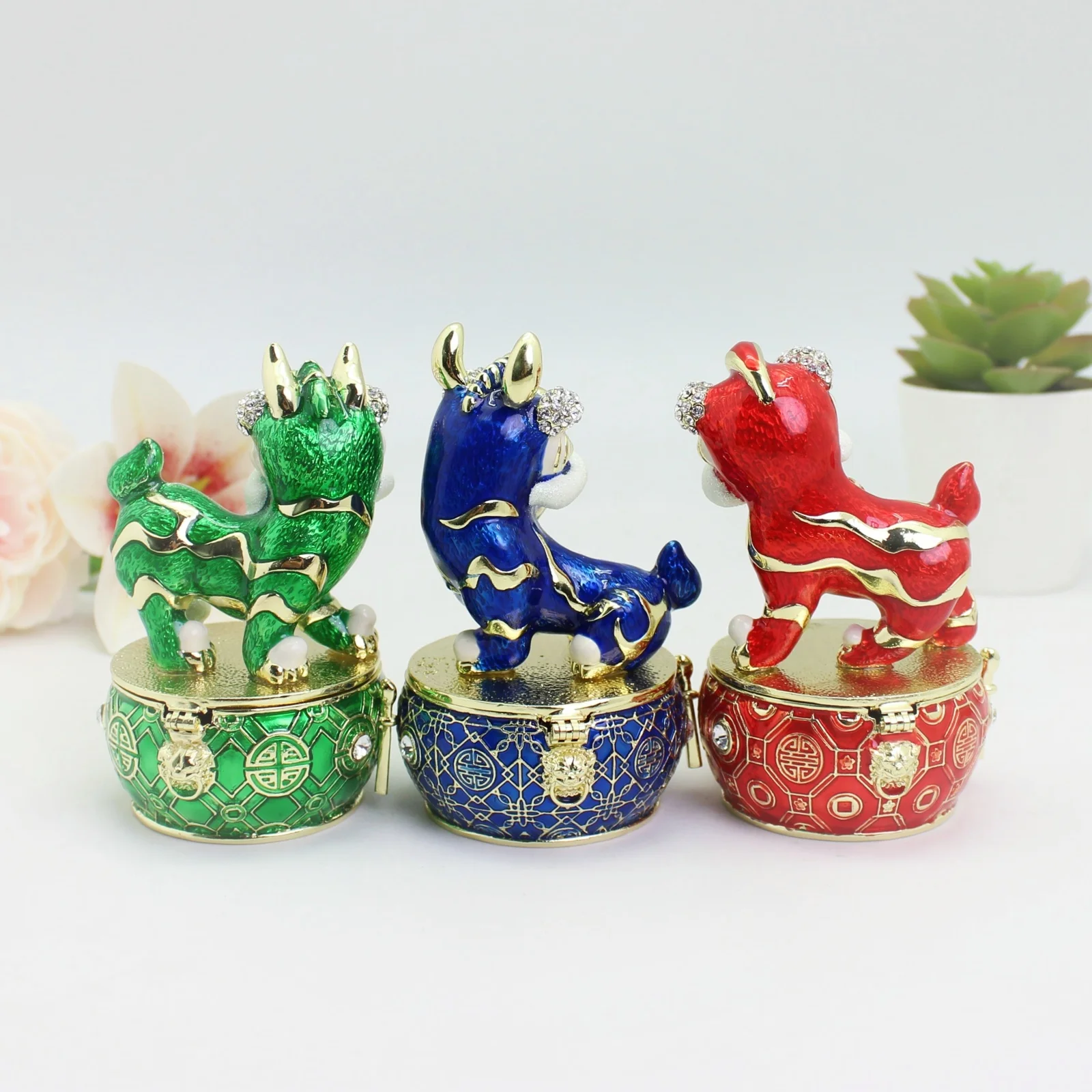 SHINNYGIFTS 2025 Chinese New Year Traditional Lion Dance Figuirne Decorative Chinese Lion Dance Trinket Boxes for Home Decor