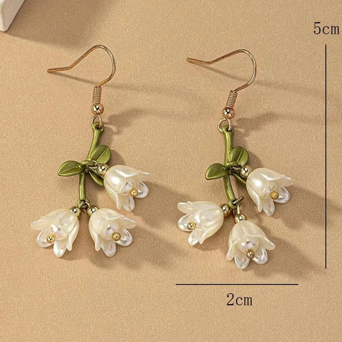 White Tulip Green Leaves Drop Earrings For Women Pearly Lustre Flower Shape Long Tassel Trendy Earrings Y2K French Romantic
