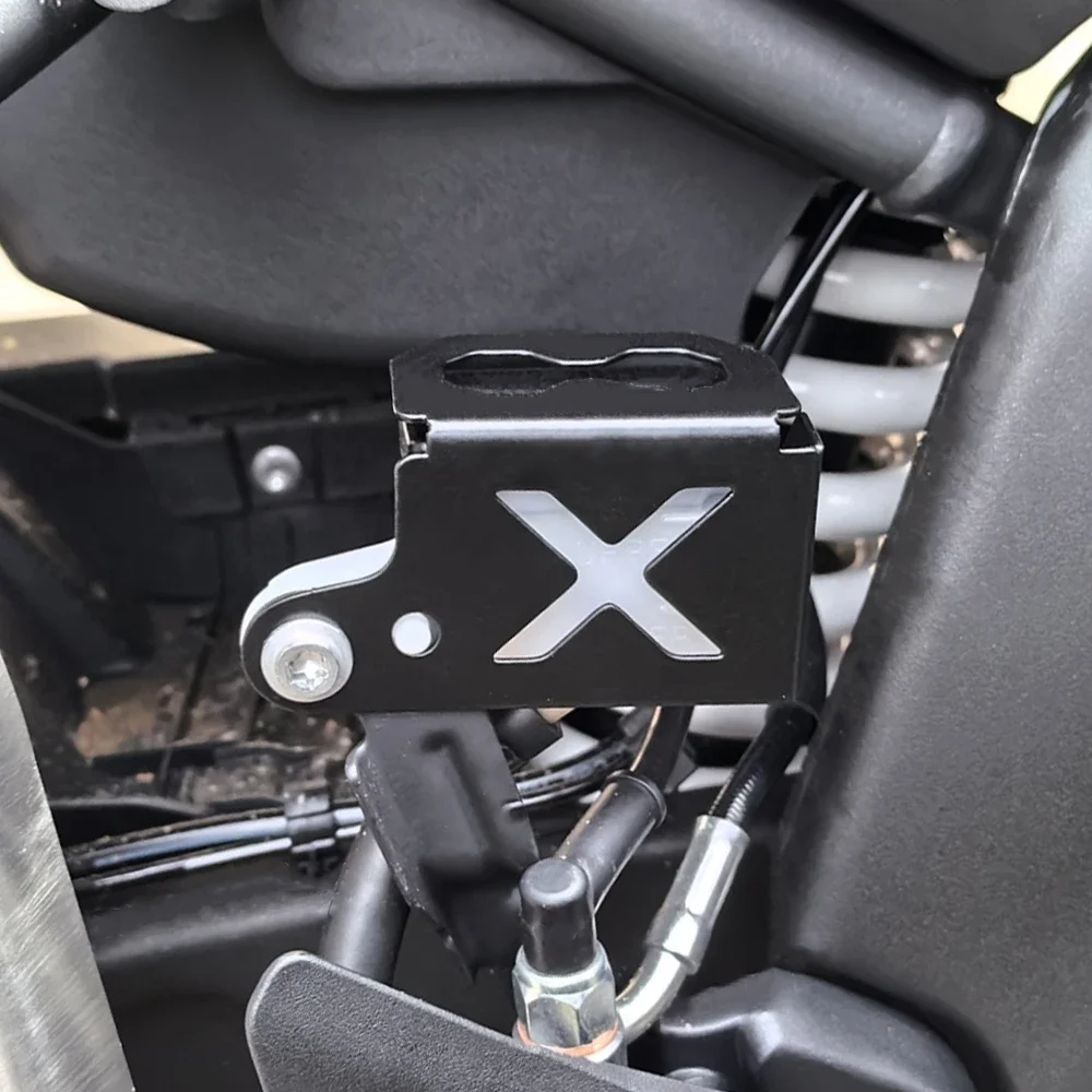 

Motorcycle Rear Brake Fluid Reservoir Cover Guard Oil Cup Protector accessories For VOGE 525 ACX 525 AC 500 AC 350 AC 2021 -2026