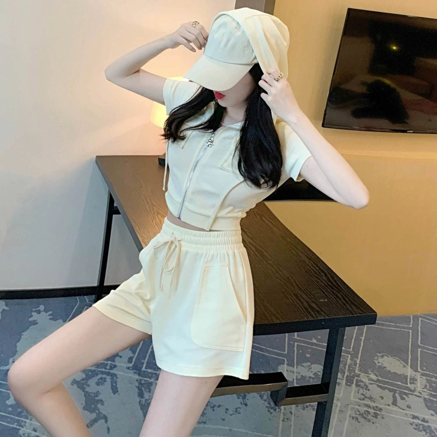 

Apricot Short Sets for Women 2 Pieces Hoodie Slim Fit T Shirt Elastic Waist Light Promotion New in Matching Luxury Woman Shorts