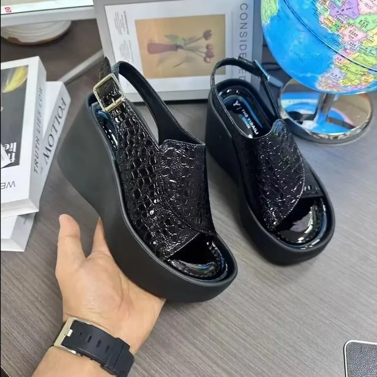 Solid Color One-line Buckle Design Wedge Casual Sandals Women's 2026 Summer New Large Size Open Toe Thick Sole Non-slip Sandals