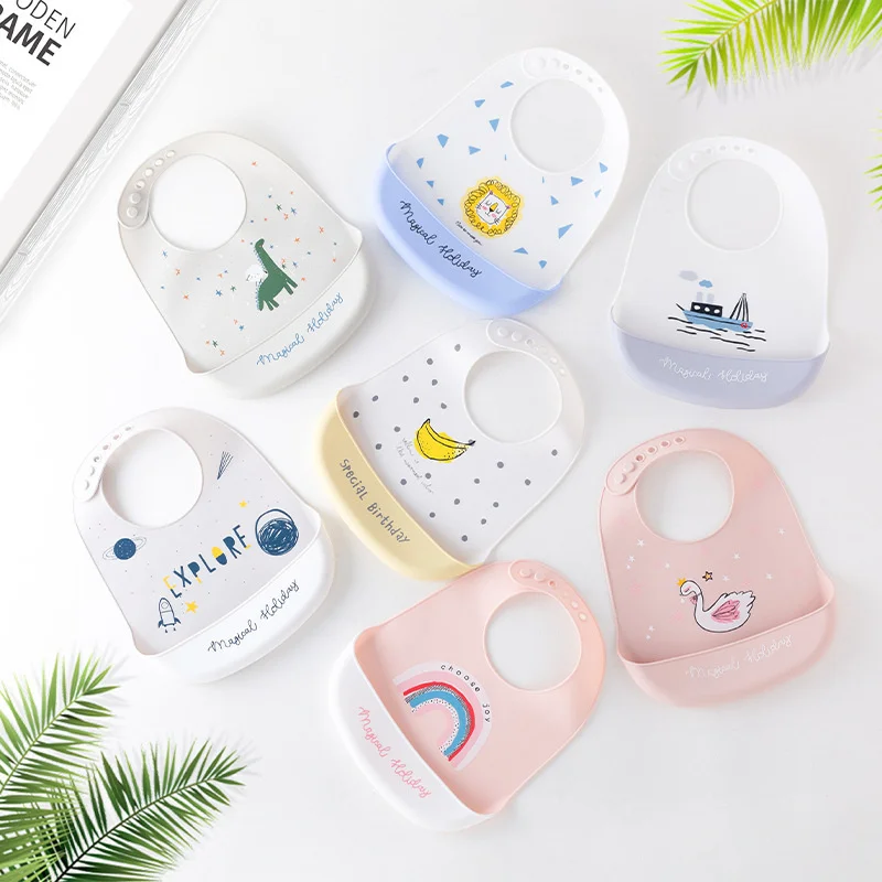 Nieuwe Waterdichte Zachte Baby Siliconen Slabbetjes Leuke Cartoon Gedrukt Kids Meisje Jongen Verstelbare Kinderen Bib Baby Lunch Feeding Stuff