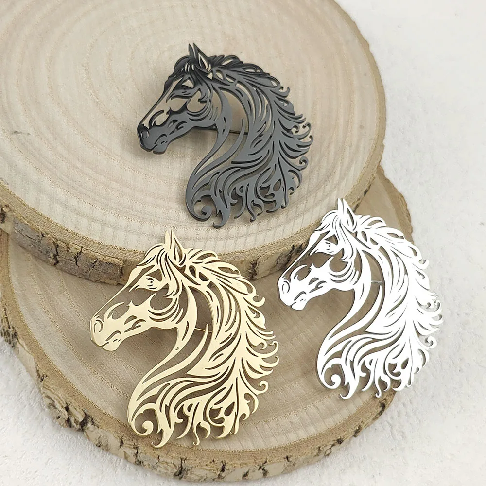 Original hollow horse head stainless steel brooch, waterproof and non-fading men's accessories, suit lapel pin, boyfriend gift