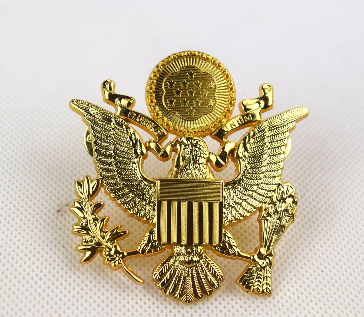 

Replica Gold WWII US Army Officer Cap Eagle Badge Insignia Mlitary Reenactments