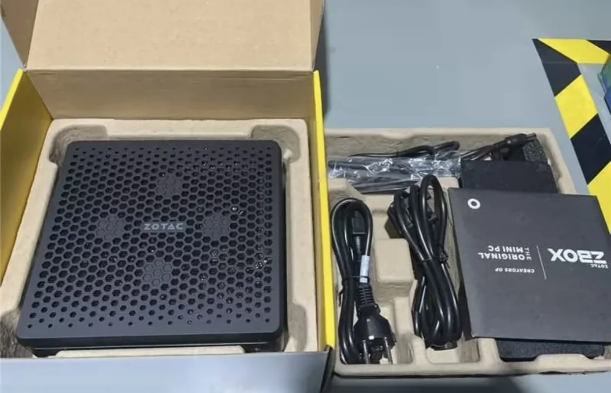 ZOTAC MAGNUS ONE ERP74070C BB I7-13700 PC