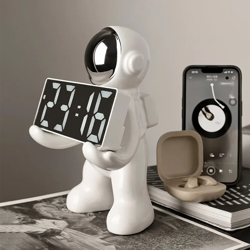 Silent Robot Astronaut Alarm Clock Student Children's Bedside Table Creative Astronaut Clock Ornament