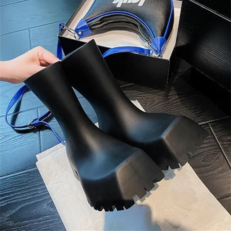 High Quality Soft Leather PU Ankle Boots Women Fashion Waterproof Non-slip Chunky Platform Boots Designer Rain Boots Botas Mujer view 2
