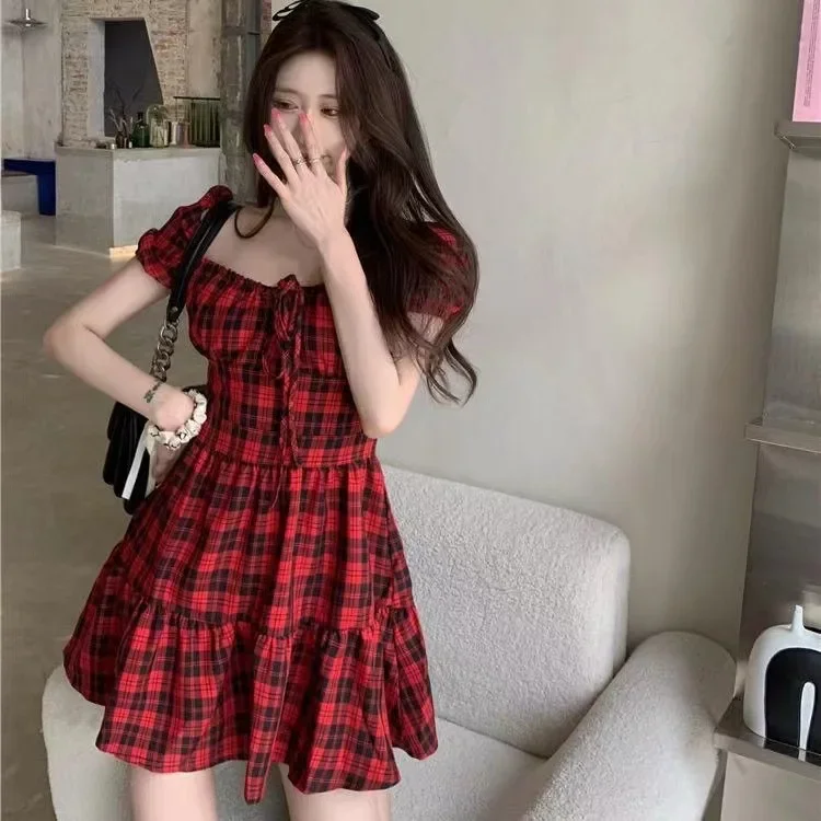 2024 New Style Red Plaid Dress Women's French Classic Petite Puff Sleeve Sweet First Love Dress Summer Fashion