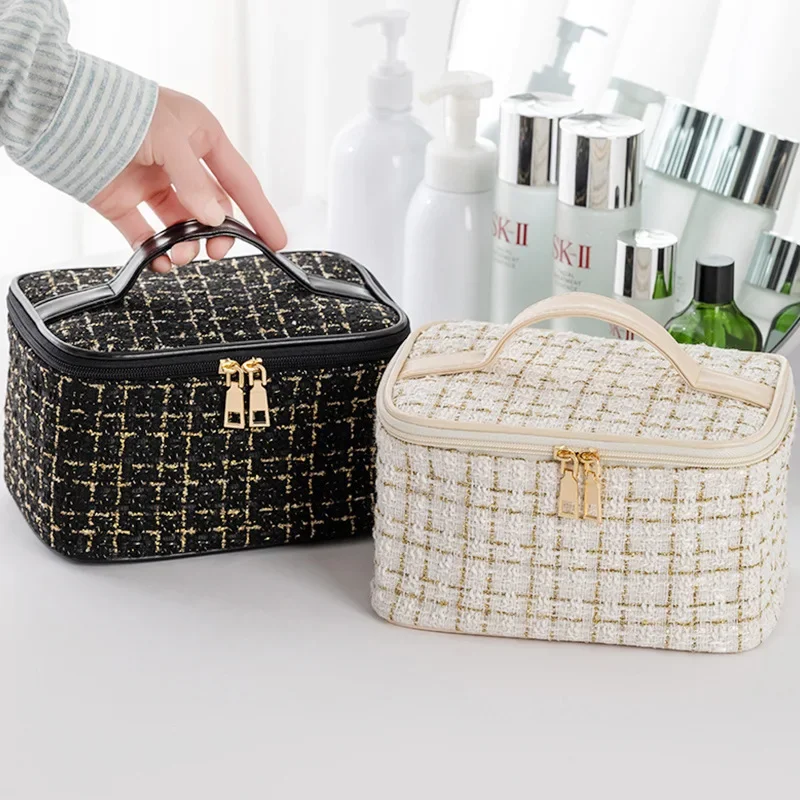 Small fragrance portable cosmetic bag Large capacity advanced sense portable cosmetic toiletries storage bag