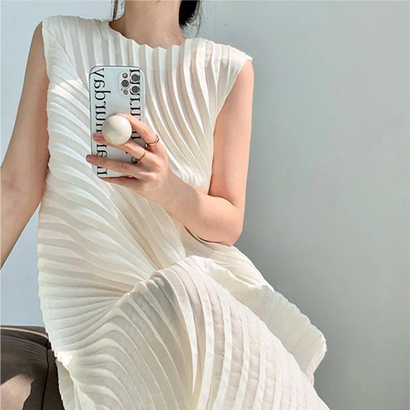 Women's dresses Miyake Pleated Fashion loose round neck sleeveless water ripple ring arc dress