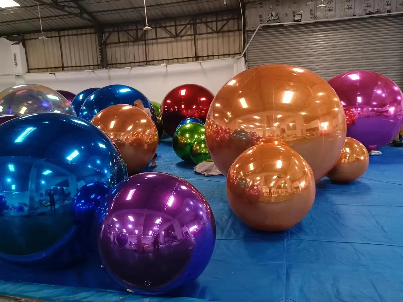 Funworldsport High-quality PVC Customized Applicable To Party Christmas Mirror Ball Inflatable Christmas Balloon Decoration