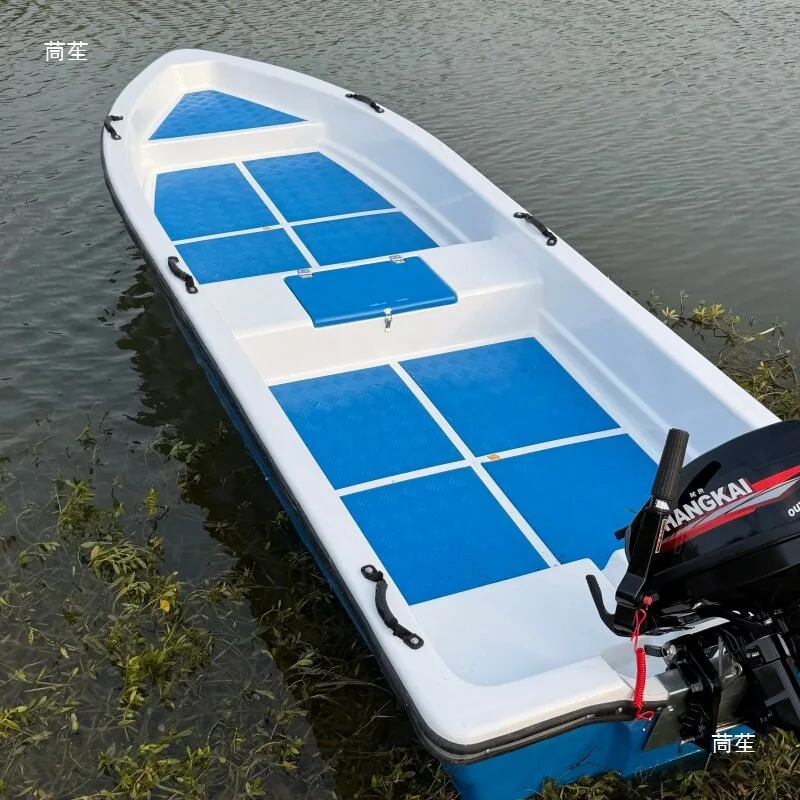 Boats, fishing boats, self-draining assault boats, living water warehouses, and speedboats can be equipped with motors