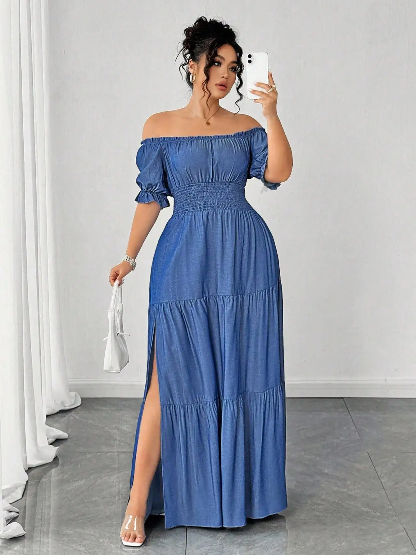 

Женское макси-платье больших размеров с открытыми плечами, синее, из искусственного денима, с присборенной талией, многоярусное, с боковым разрезом
