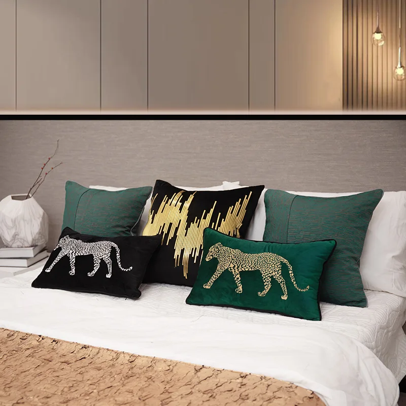 Retro American Gold Leopard Embroidered Pillow Cover Hotel Villa Living Room Sofa Decoration Cushion Cover Home Decor