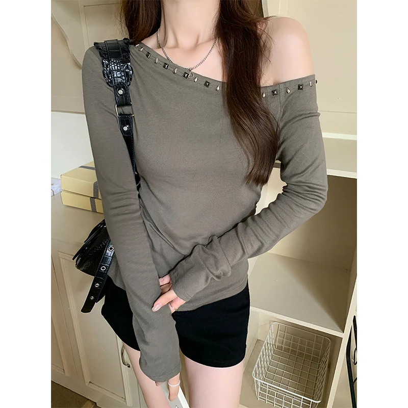 New Sexy Rivet Dew Shoulder Skew Collar Slim T Shirt Women Fashion Autumn Winter Long Sleeve T-shirts Ladies Solid Casual Tops