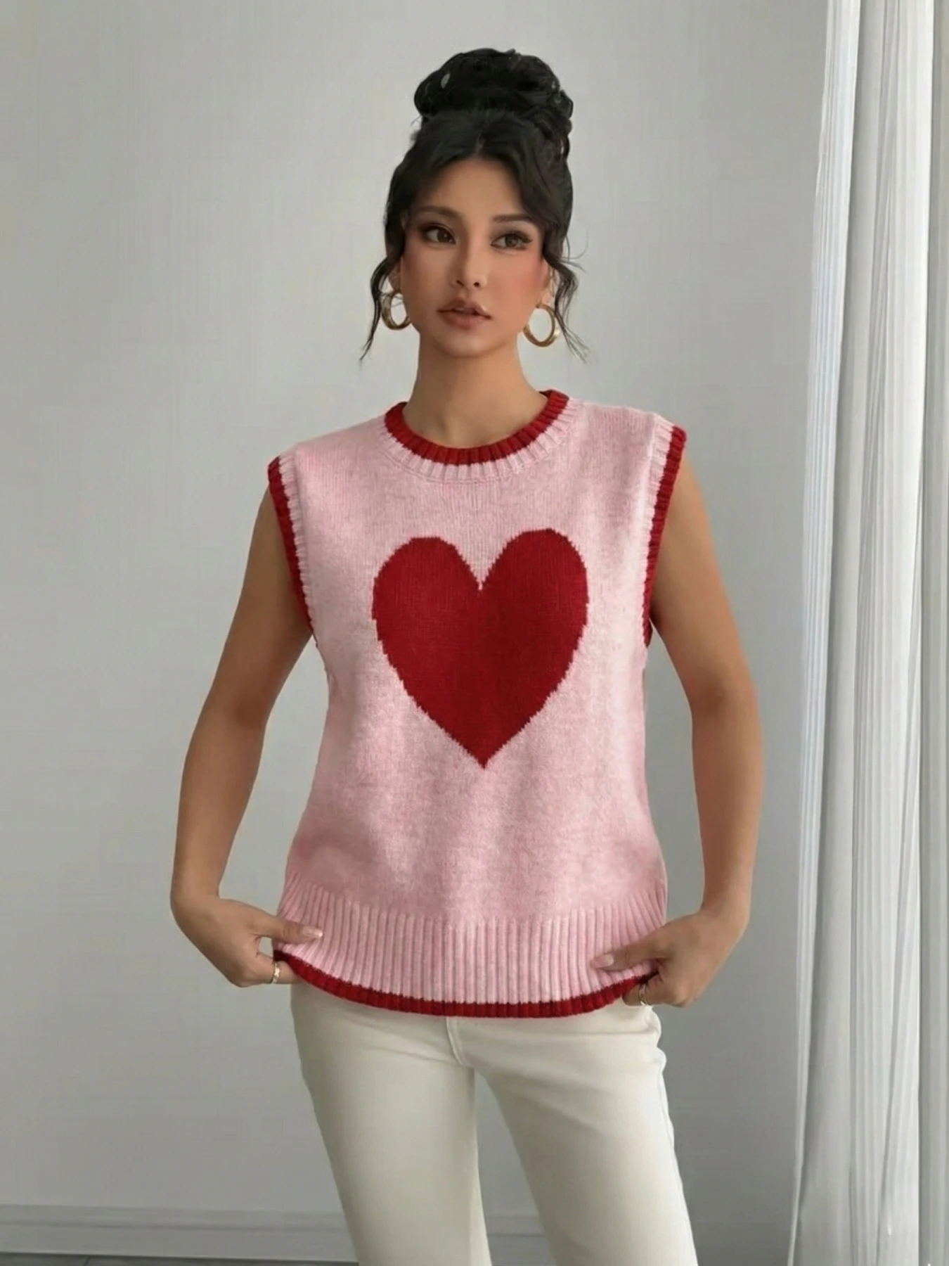 Damen Ärmellose Strickweste mit Rotem Herzmuster, Farbblock-Design, Weich und Warm, Lässige Tägliche Kleidung, Frühling Herbst Trendiges Dating-Outfit Top