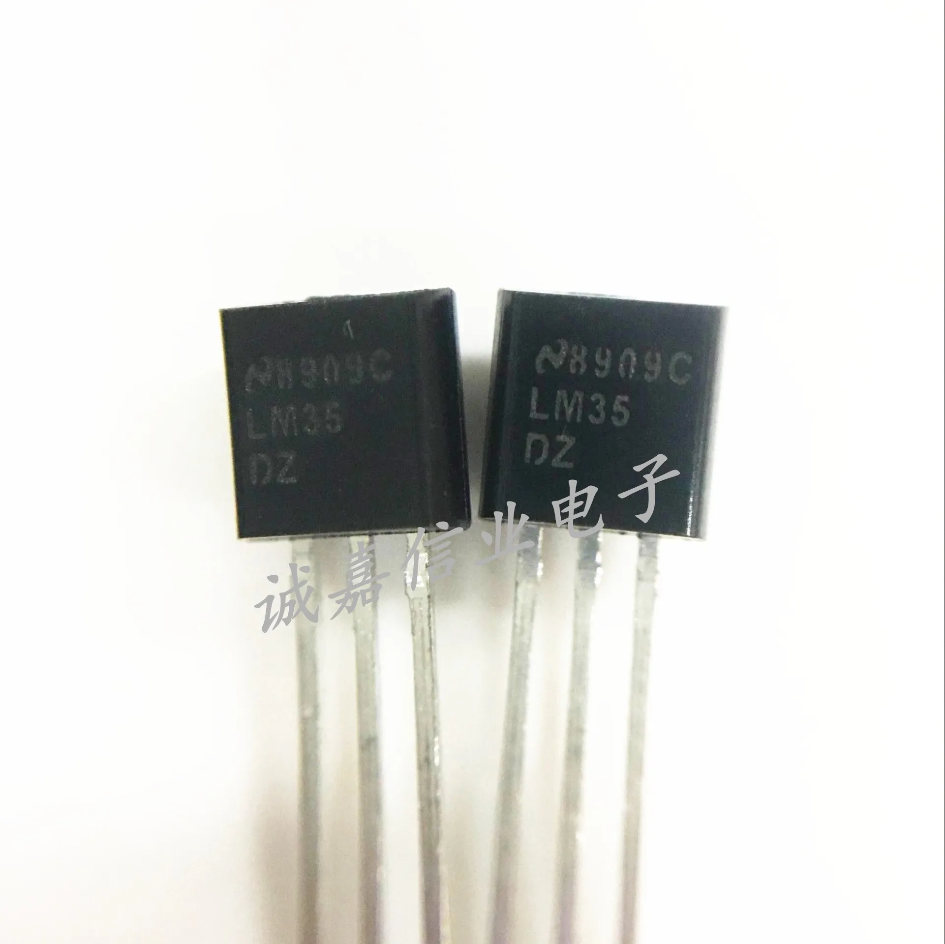 10pcs/Lot LM35DZ/NOPB TO-92-3 LM35DZ Board Mount Temperature Sensors PREC CENTIGRADE TEMP SENSOR