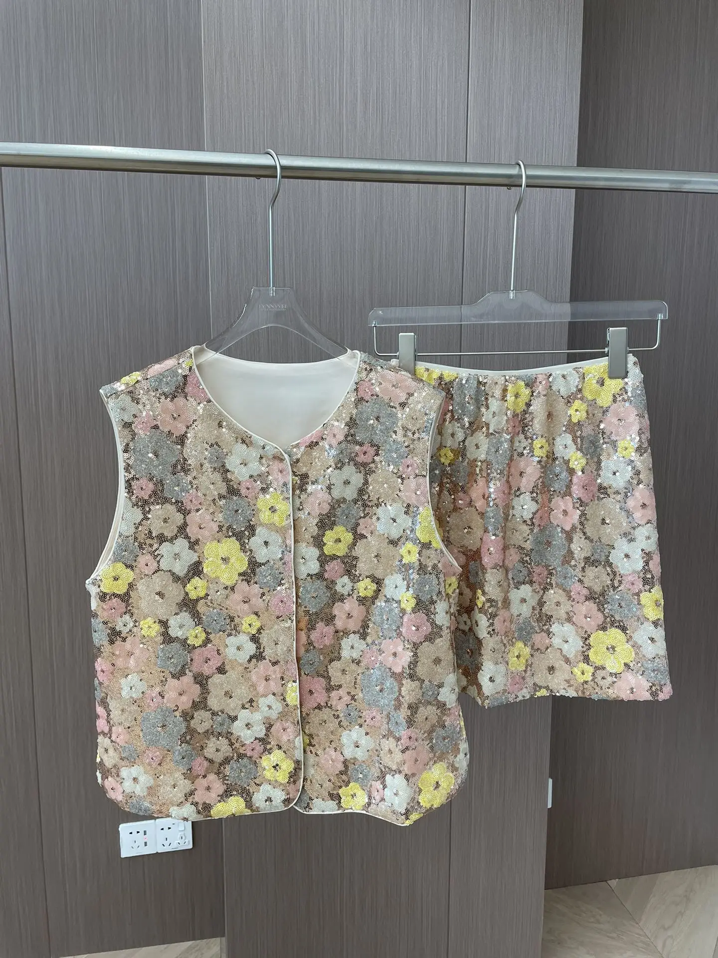 

2024 Women's Clothing Beaded Craft Vest Elastic Waist Version A Flower Set Spring Summer New 407