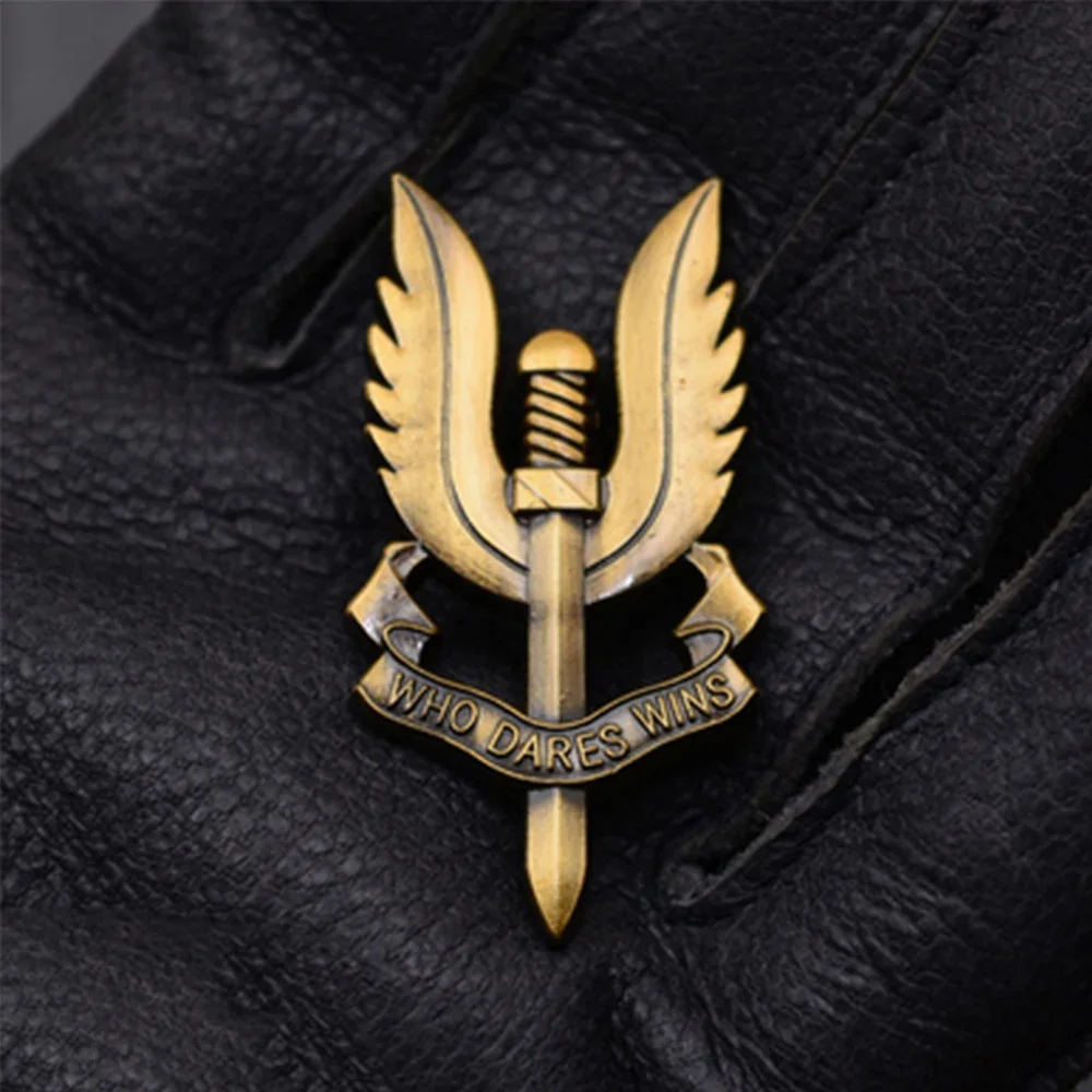 UK British Special Air Service SAS Who Dares Wins Souvenir Medal Badge Pin Cockade Brooch Gold