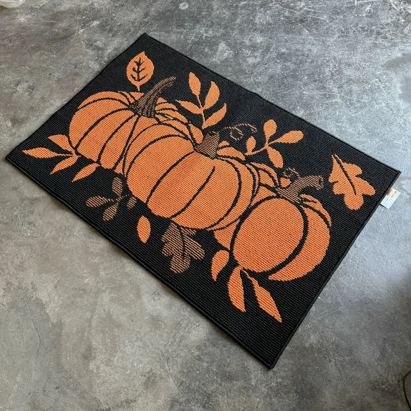 VIKAMA Fall Pumpkin Orange Black Leaf Area Rug Non Slip Washable Soft Doormat Entryway Indoor Autumn Home Decor