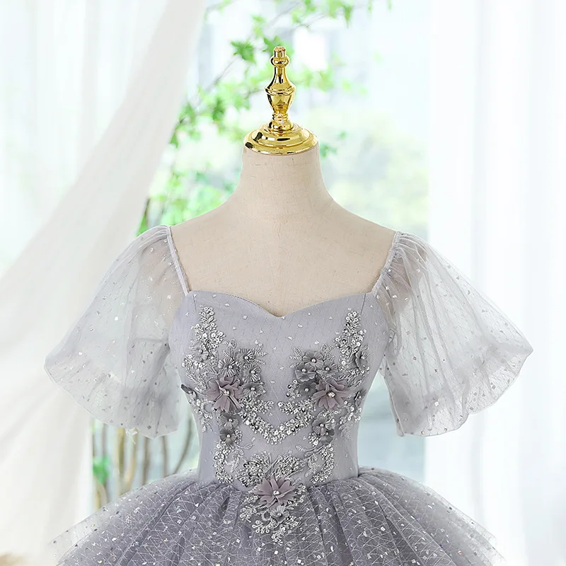 Wielowarstwowa sukienka na quinceanerę z bufiastymi rękawami w kształcie serca, krótka Vestido De Quinceañeras kwiatowy urodziny księżniczka suknia balowa