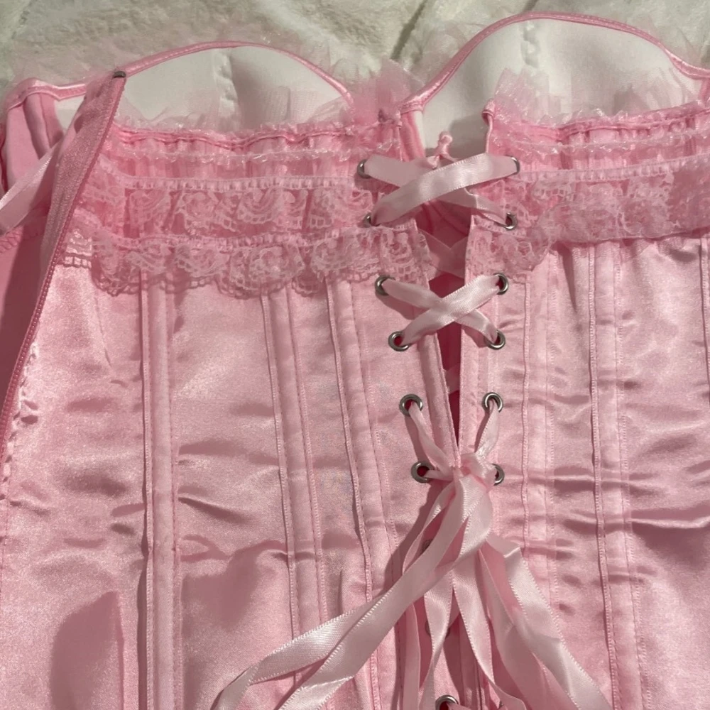 Thumbnail 3 - #87 Compare Bustiers & Corsets Before You Buy