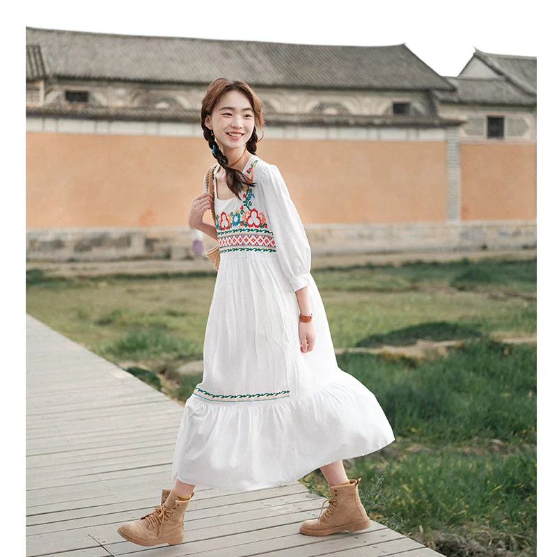 

Ele White Embroidered Cotton Linen Dr Ethnic Sle Holiday Wear Long Skirt A-Line Silhouette High Waist Commute Ready