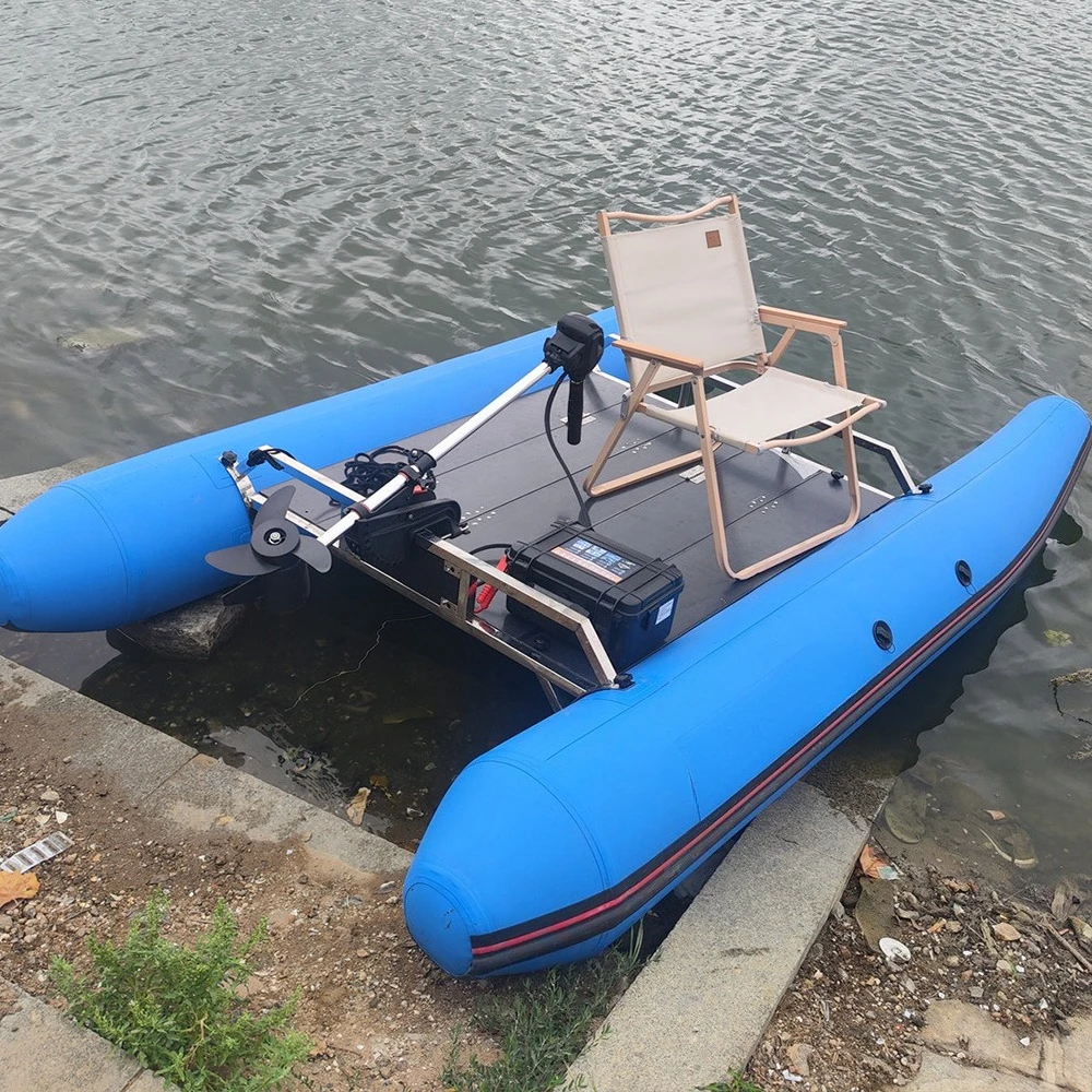 منصة صيد قارب عائم من كاتاماران، قارب صيد برية، قارب عائم قابل للنفخ محمول مع قاعدة صلبة.