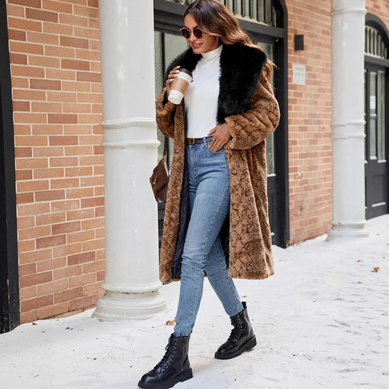 

2025Европейская и осенне-зимняя мода в американском стиле ретро со змеиным узором, модное утолщенное плюшевое пальто