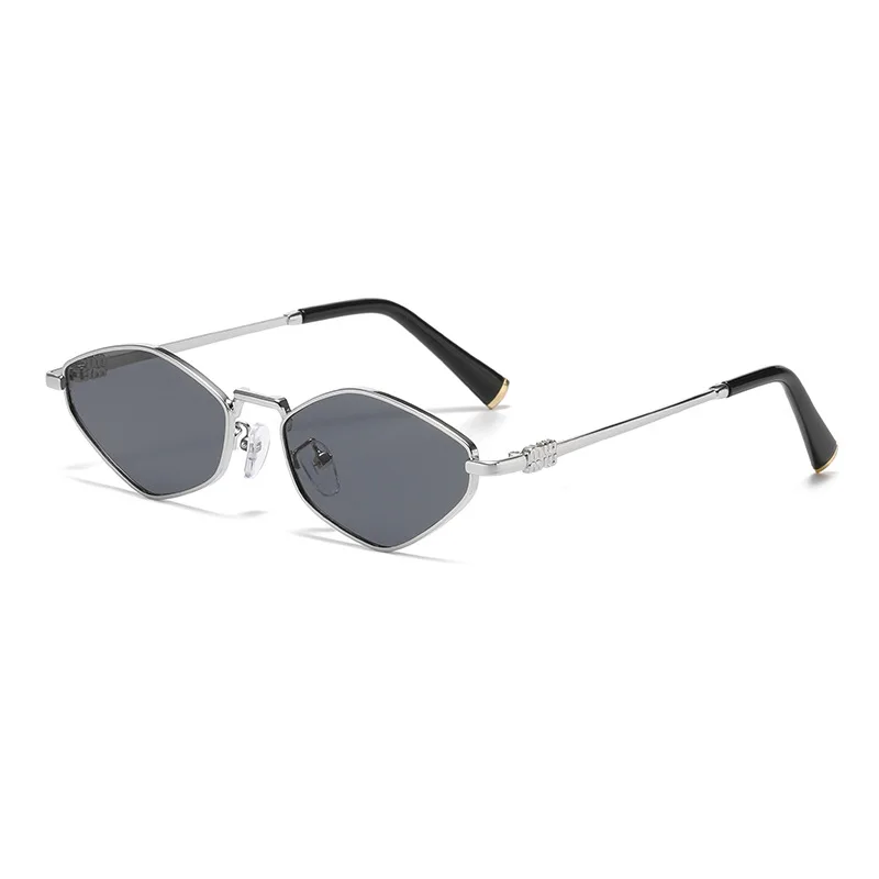 Fashionable Rhombus-Shaped Metal Sunglasses for Women, Versatile for Street Photography, Uv Protection Sunshade Glasses image 6