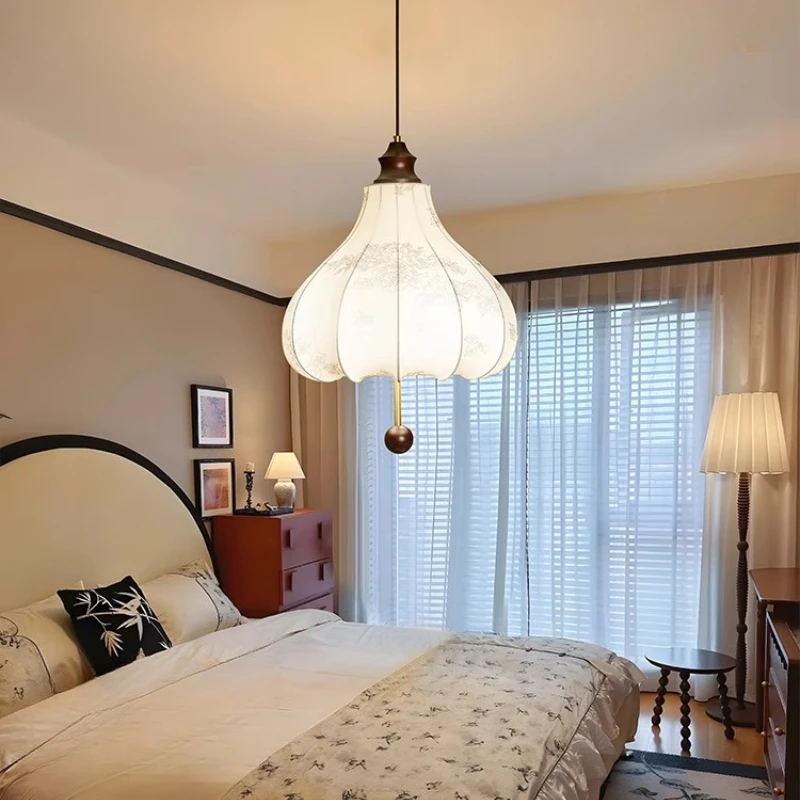 

Nordic Retro Pendant Lamps Led Fabric Lampshade Creative Study Living Room Villa Bar Hotel Restaurant Bedroom Ceiling Chandelier