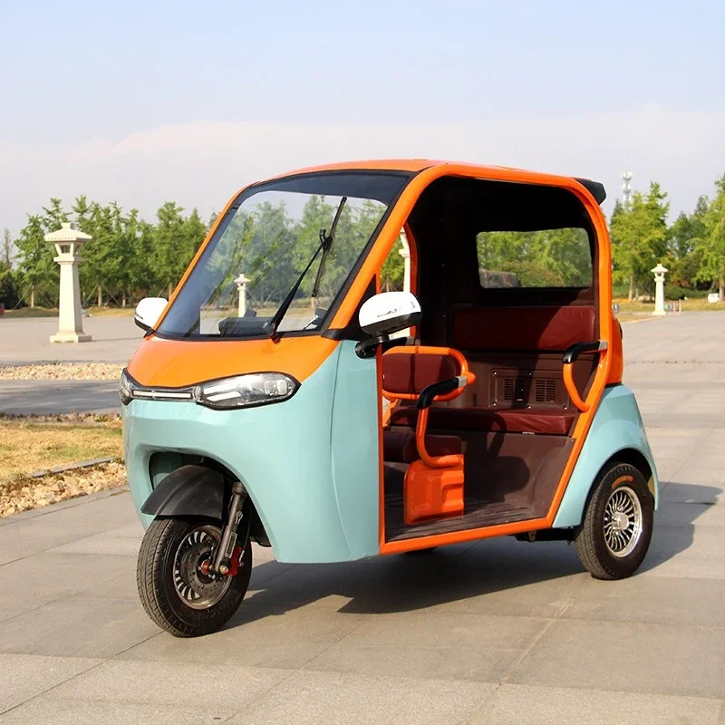 Leisure manned electric tricycle sightseeing car convertible adult pick up and drop off old man
