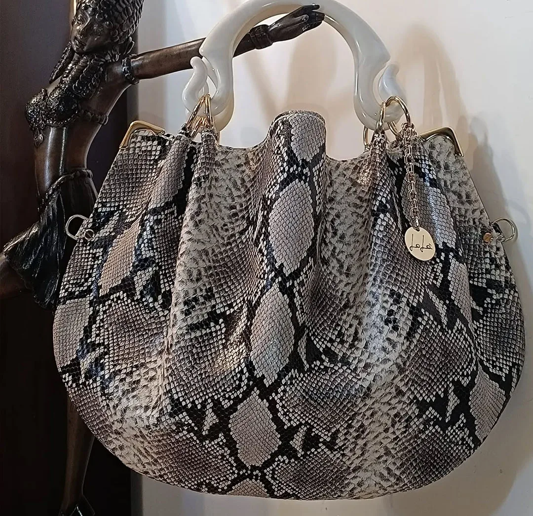 Lost in Vintage Texture Leather of Pythons Artificial Leather Bag with Double Handles in Turtle Metal Accessories Serpenti Purse
