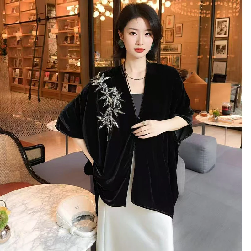 Spring and Autumn New Retro Style Beading Embroidered Silk + Velvet Fabric Bat Sleeve Loose and Elegant Women's Jacket S-XXL
