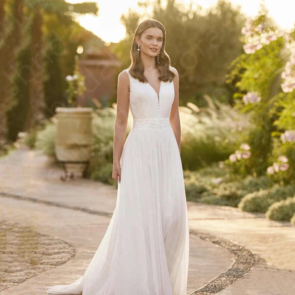 2024 Spring Beach Wedding Dresses Boho Bridal Gowns Sleeveless Bride Dress Lave V Neckline Wedding Gowns Back Out Sleeveless