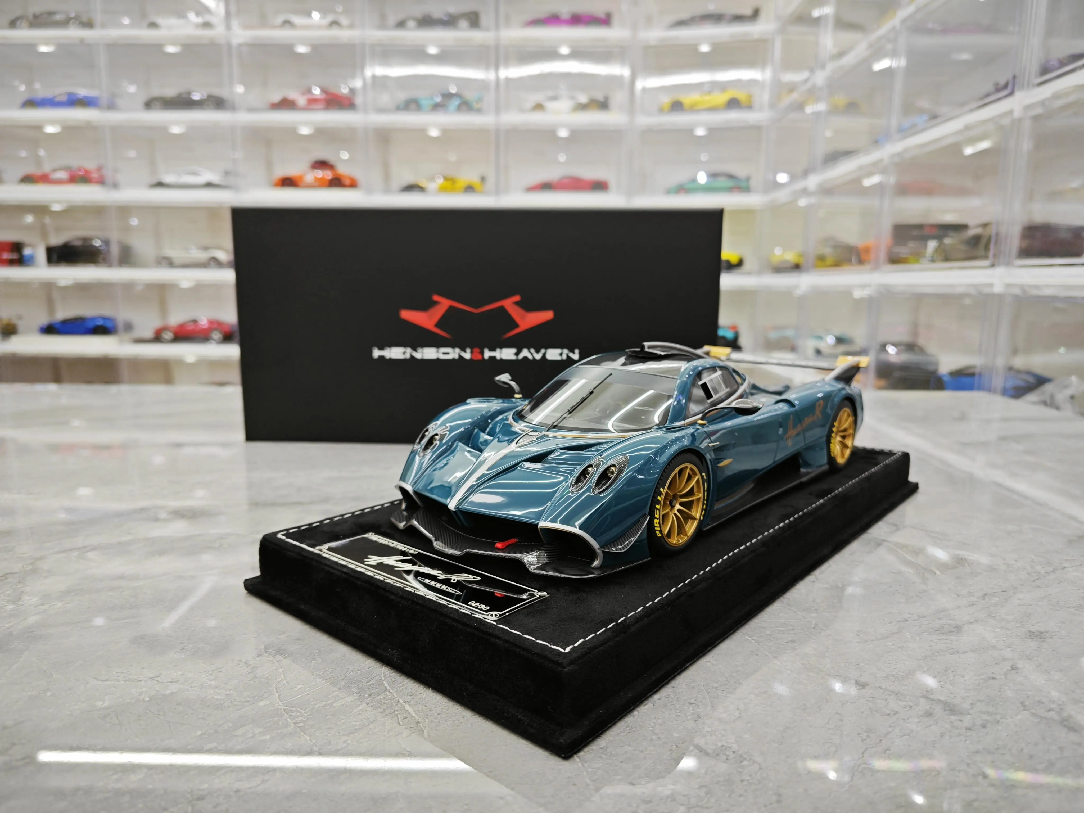 HH 1:18 Huayra R Simulation Limited Edition Resin Metal Static Car Model Toy Gift