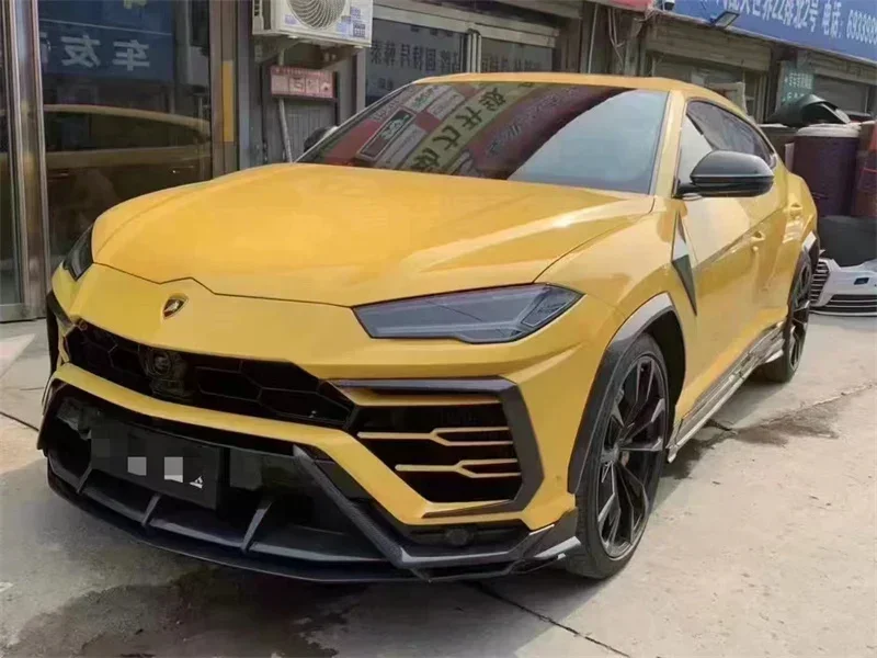 طقم هيكل السيارة من ألياف الكربون الجافة بالكامل من TopCar لامبورغيني URUS