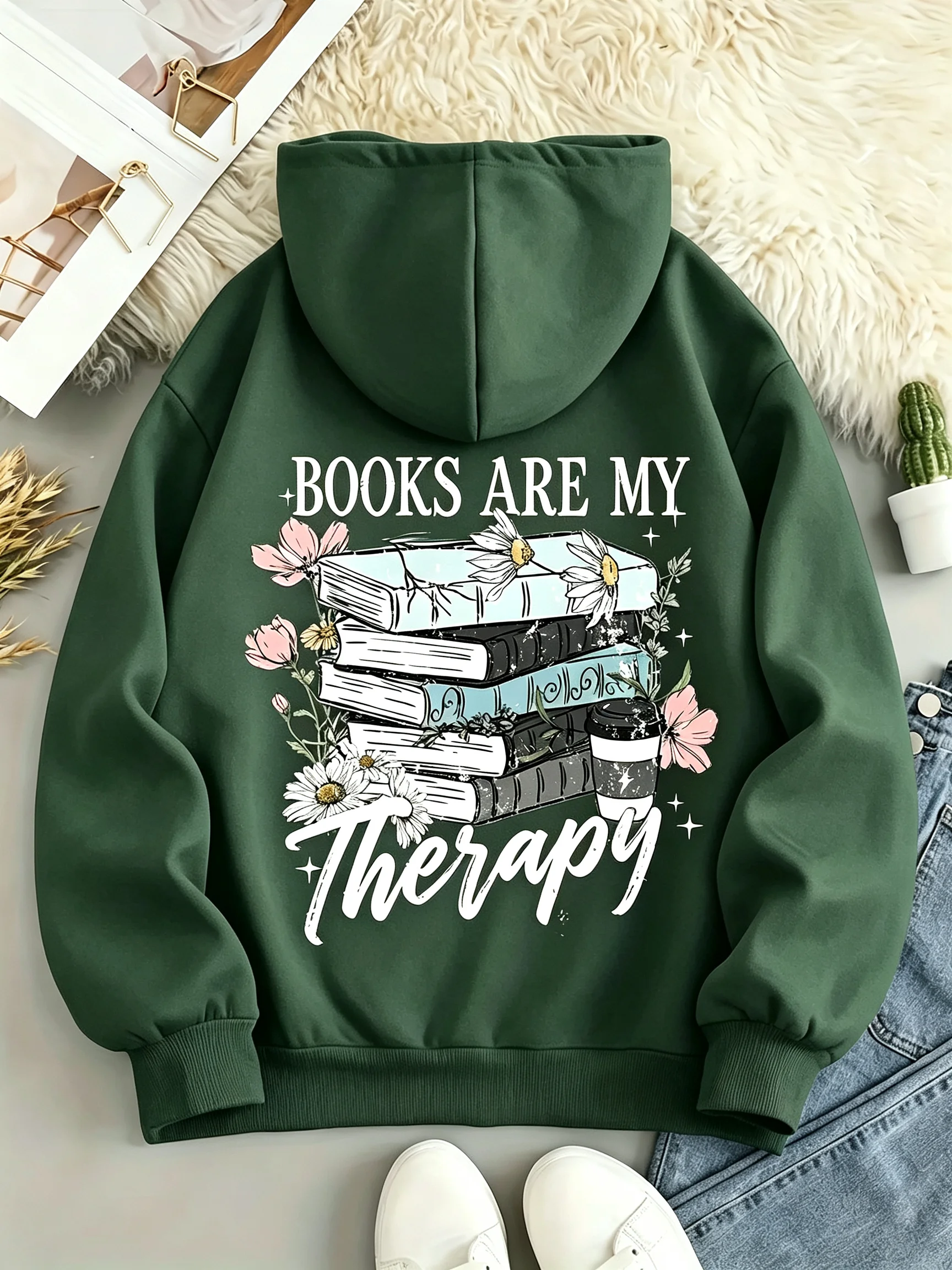Women's fashion t-shirt wearing a comfortable and fashionable hooded sweatshirt, suitable for sports and casual wear.