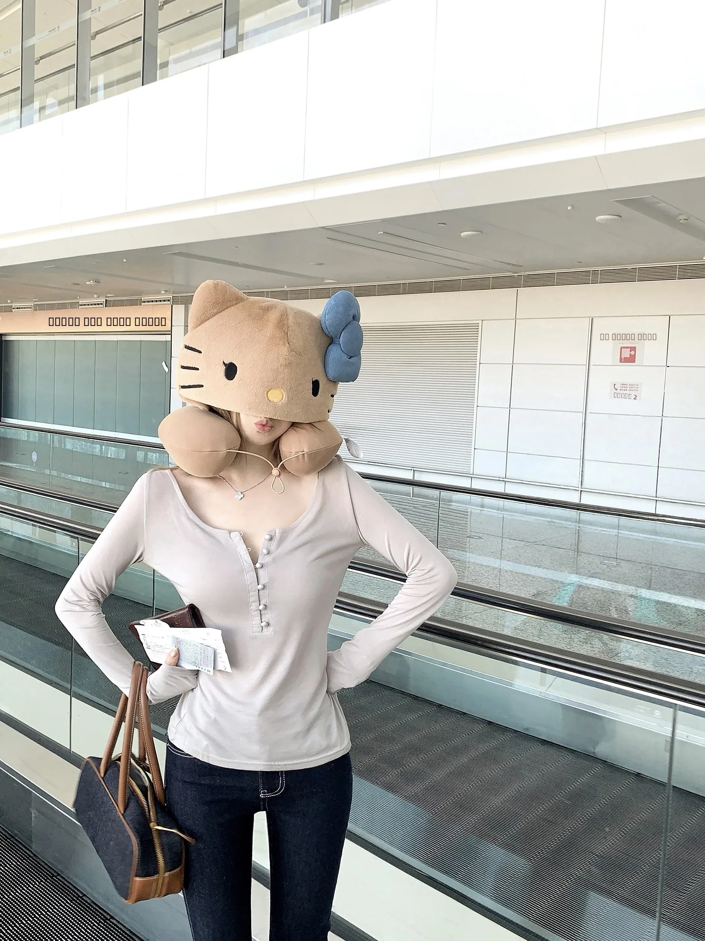 

Sl Long Sve U-Ne T-irt Women's Casual Sle Ruched Tian Silk Design Autumn New Lazy oulder Regular Length