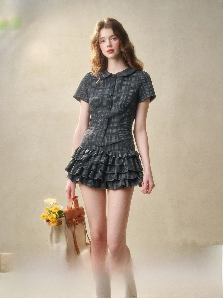 

Комплект женской модной одежды Galaxy Eternal Summer Philosophy: льняная блузка в клетку с воротником-стойкой и рюшами на талии, пышная юбка, полиэстер