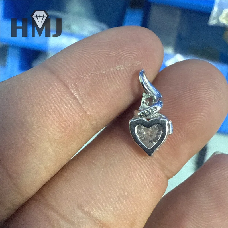 1 Karat Herz-Moissanit-Halsketten, 925 Sterling Silber vergoldet mit 18 Karat Gold, vielseitiges Nischendesign für Damen, Schlüsselbein-Anhänger, Geschenk-Charms – Detail 11