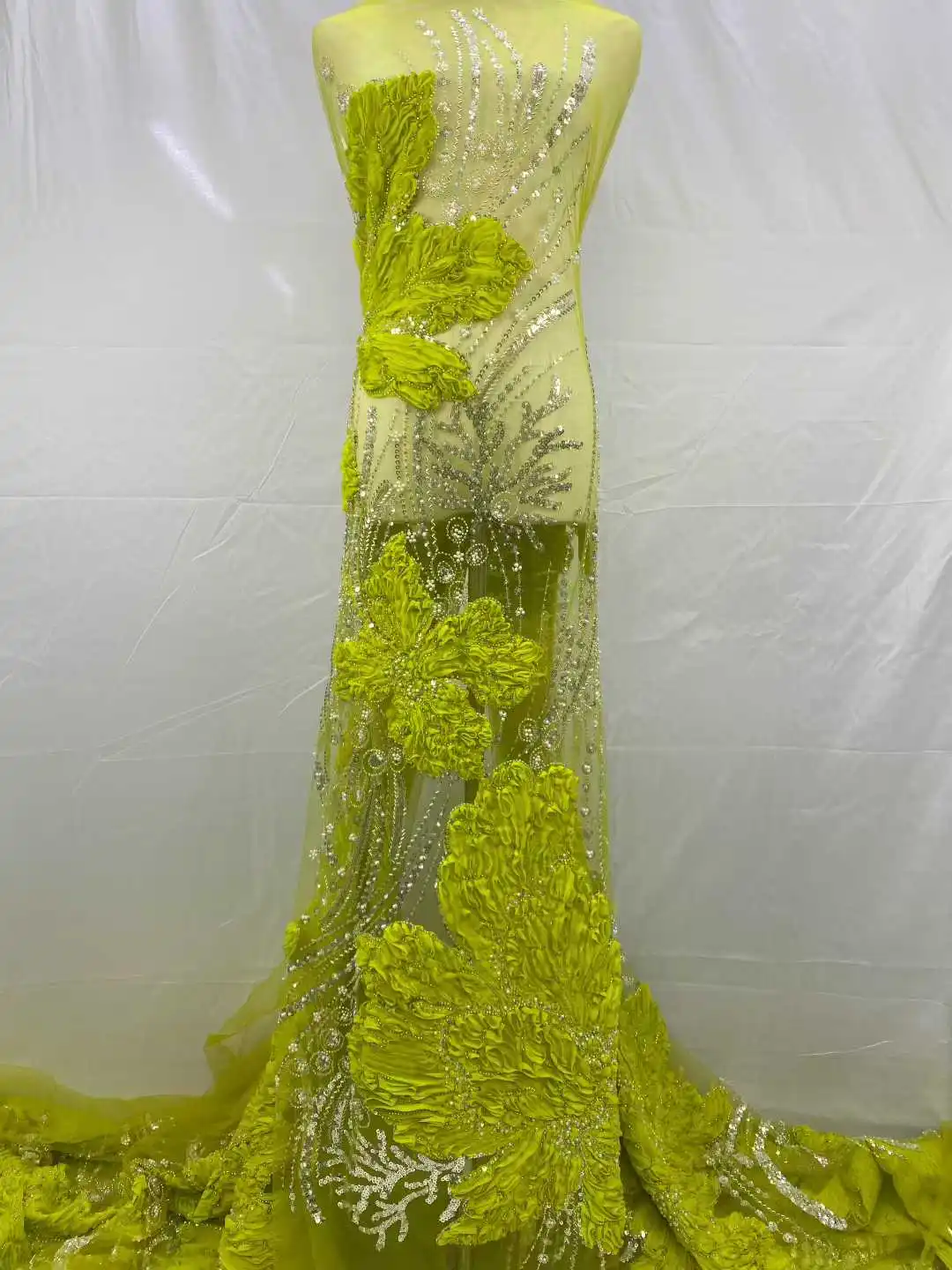 

Luxury Sequins Beads 3D Embroidery Flower Tulle Mesh Lace Fabric Fashion French Style for Dresses